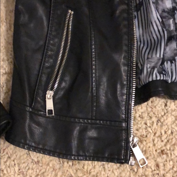 Black Guess Jacket - Picture 4 of 7
